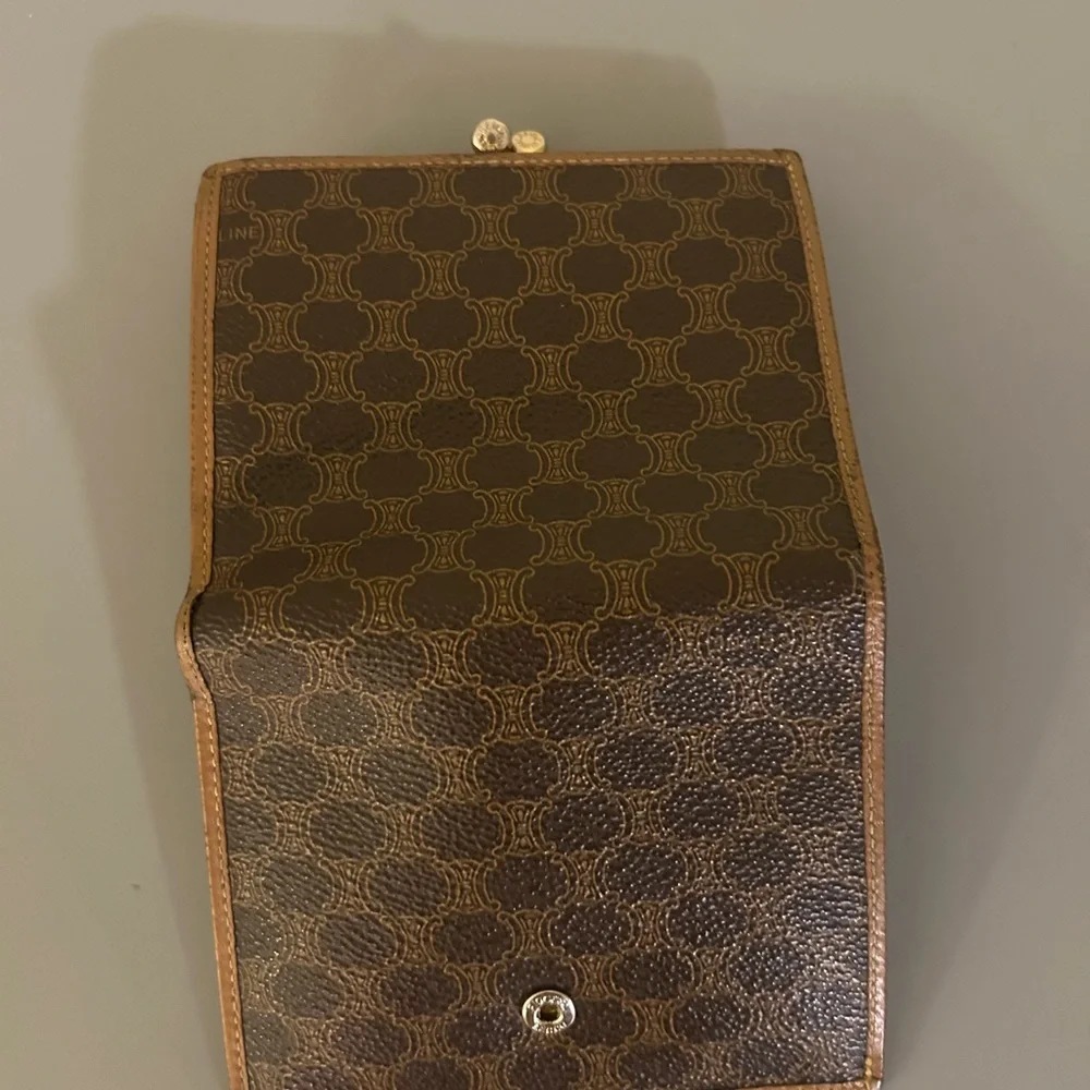 Authentic Celine Compact Kisslock Wallet, Vintage, Light Cognac Leather Trim - Picture 12 of 16
